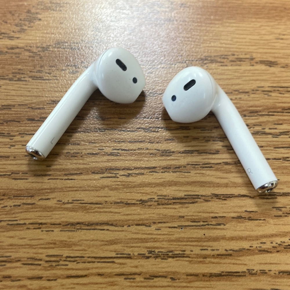 2nd gen AirPods left and right one for 30 both for 70 barely used good shape